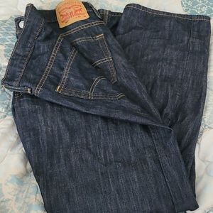 569 Levi Dark Denim Jeans